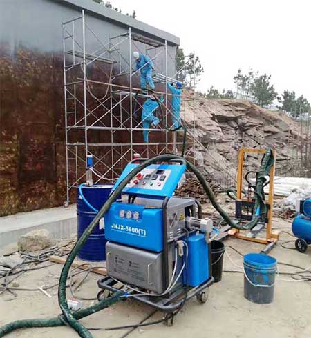 聚脲設(shè)備用于建筑的屋面防水達到“一勞永逸”(圖1) H5600T小型液壓聚脲設(shè)備